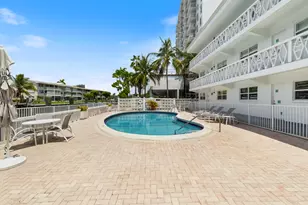 419 Golden Isles Dr, Hallandale Beach, FL 33009 - Photo 20