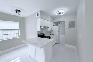 2725 Middle River Dr, Fort Lauderdale, FL 33306 - Photo 4