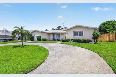 1241 SW 28th Avenue, Boynton Beach, FL 33426 - Photo 2