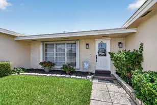 1241 SW 28th Ave, Boynton Beach, FL 33426 - Photo 4