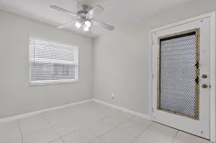 40 Burgundy A, Delray Beach, FL 33484 - Photo 4