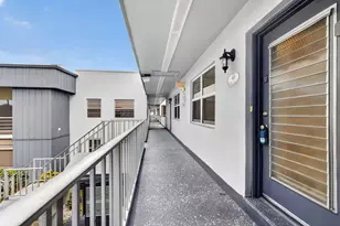 40 Burgundy A, Delray Beach, FL 33484 - Photo 2