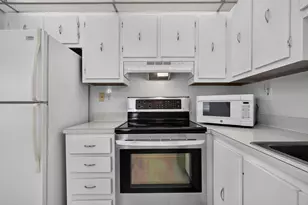 40 Burgundy A, Delray Beach, FL 33484 - Photo 14