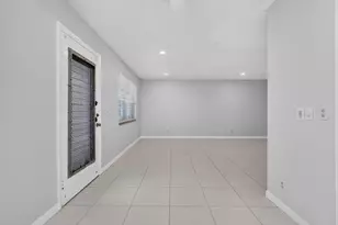 40 Burgundy A, Delray Beach, FL 33484 - Photo 10