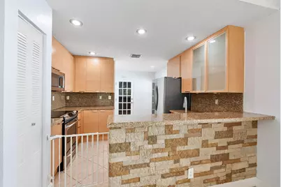 8821 Lake Park Circle N, Davie, FL 33328 - Photo 16