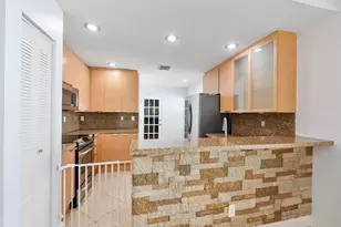 8821 Lake Park Cir N, Davie, FL 33328 - Photo 16