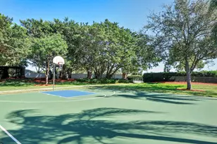 8821 Lake Park Cir N, Davie, FL 33328 - Photo 54