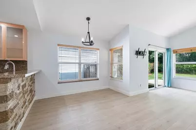 8821 Lake Park Circle N, Davie, FL 33328 - Photo 12