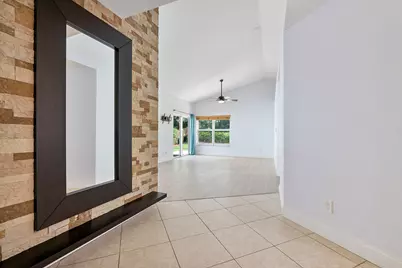 8821 Lake Park Circle N, Davie, FL 33328 - Photo 8