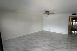 103 Greenbrier C, West Palm Beach, FL 33417 - Photo 4