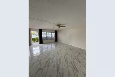 103 Greenbrier C, West Palm Beach, FL 33417 - Photo 2