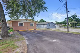2147 NW 100th St, Miami, FL 33147 - Photo 4