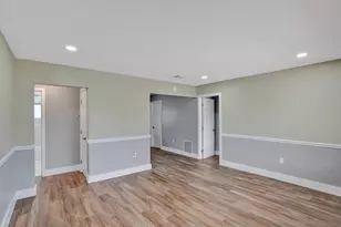 2147 NW 100th St, Miami, FL 33147 - Photo 22