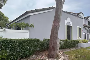 11673 NW 11th St, Pembroke Pines, FL 33026 - Photo 2