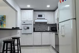 19390 Collins Ave, Sunny Isles Beach, FL 33160 - Photo 2