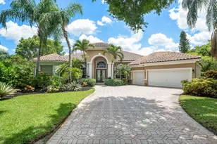 911 Forest Glen Ln, Wellington, FL 33414 - Photo 1