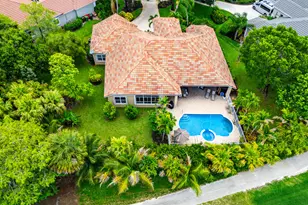 911 Forest Glen Ln, Wellington, FL 33414 - Photo 2