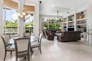 911 Forest Glen Ln, Wellington, FL 33414 - Photo 10