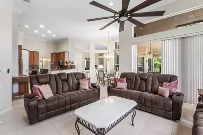 911 Forest Glen Lane, Wellington, FL 33414 - Photo 8