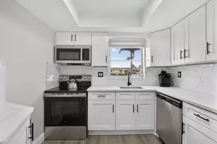 2703 Dudley Dr W, West Palm Beach, FL 33415 - Photo 16