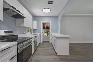 12980 NE 10th Ave, North Miami, FL 33161 - Photo 8