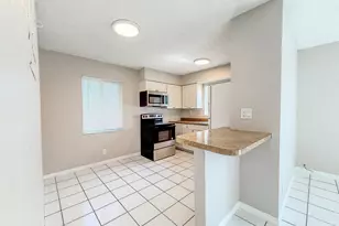 1025 NE 17th Ave, Fort Lauderdale, FL 33304 - Photo 4