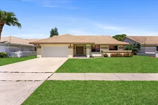 5809 Sun Pointe Cir, Boynton Beach, FL 33437 - Photo 2