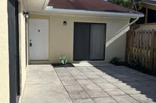 4379 Woodstock Dr, West Palm Beach, FL 33409 - Photo 6