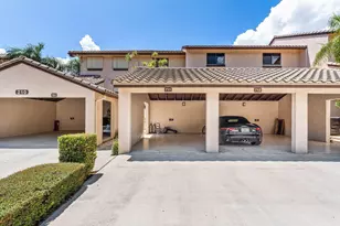 210 Captains Walk, Delray Beach, FL 33483 - Photo 2