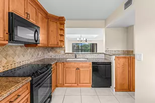 210 Captains Walk, Delray Beach, FL 33483 - Photo 10