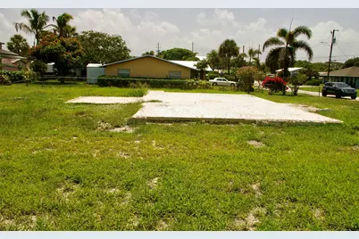 8480 SE Citrus Way, Hobe Sound, FL 33455 - Photo 4