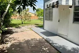 301 S M St, Lake Worth Beach, FL 33460 - Photo 2