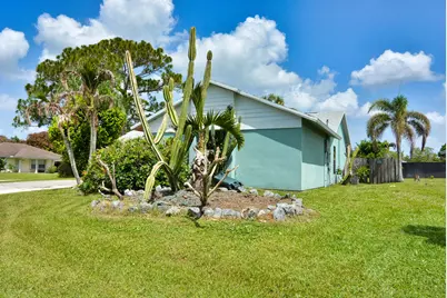 2198 SE Dolphin Road, Port Saint Lucie, FL 34952 - Photo 4