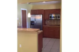 8841 NW 14th St, Pembroke Pines, FL 33024 - Photo 2
