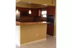 8841 NW 14th St, Pembroke Pines, FL 33024 - Photo 2
