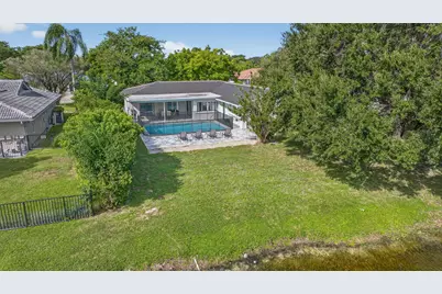 2421 NW 114th Avenue, Coral Springs, FL 33065 - Photo 16