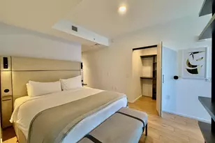 398 NE 5th St, Miami, FL 33132 - Photo 8