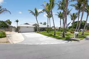 8081 SE Shiloh Terrace, Hobe Sound, FL 33455 - Photo 4