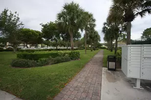 945 Imperial Lake Rd, West Palm Beach, FL 33413 - Photo 26