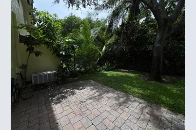 945 Imperial Lake Road, West Palm Beach, FL 33413 - Photo 12