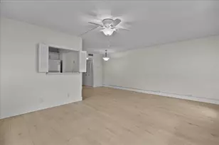 142 Kent I, West Palm Beach, FL 33417 - Photo 8