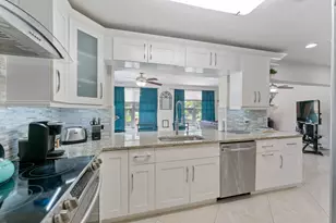 4184 NW 52nd Ave, Lauderdale Lakes, FL 33319 - Photo 10