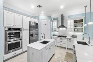10697 Willow Oak Ct, Wellington, FL 33414 - Photo 6