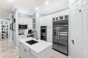 10697 Willow Oak Ct, Wellington, FL 33414 - Photo 8