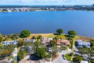 2308 Embassy Dr, West Palm Beach, FL 33401 - Photo 34