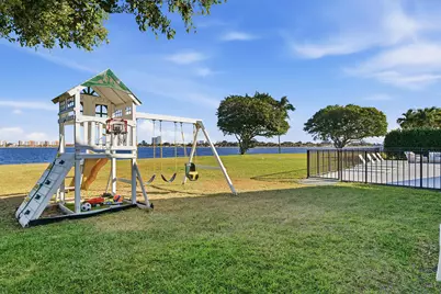 2308 Embassy Drive, West Palm Beach, FL 33401 - Photo 28
