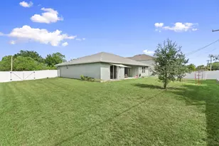 601 SW S Quick Cir, Port Saint Lucie, FL 34953 - Photo 2