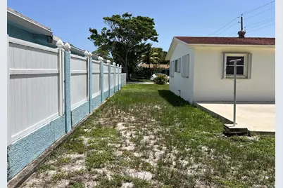 816 24th Avenue N, Lake Worth Beach, FL 33460 - Photo 4