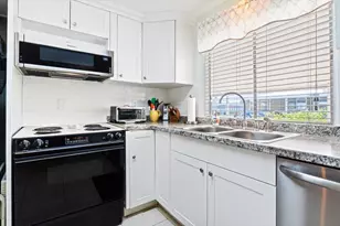 5389 NW 3rd Ave, Deerfield Beach, FL 33064 - Photo 10