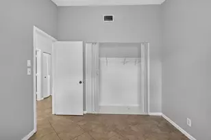 3076 S Oakland Forest Dr, Oakland Park, FL 33309 - Photo 22